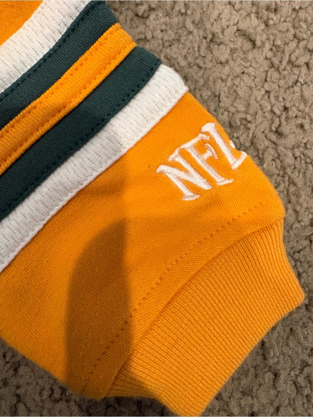 Green Bay Packers Infant Onesies and Sleepers Set of 3 6-12 Months - Picture 15 of 16